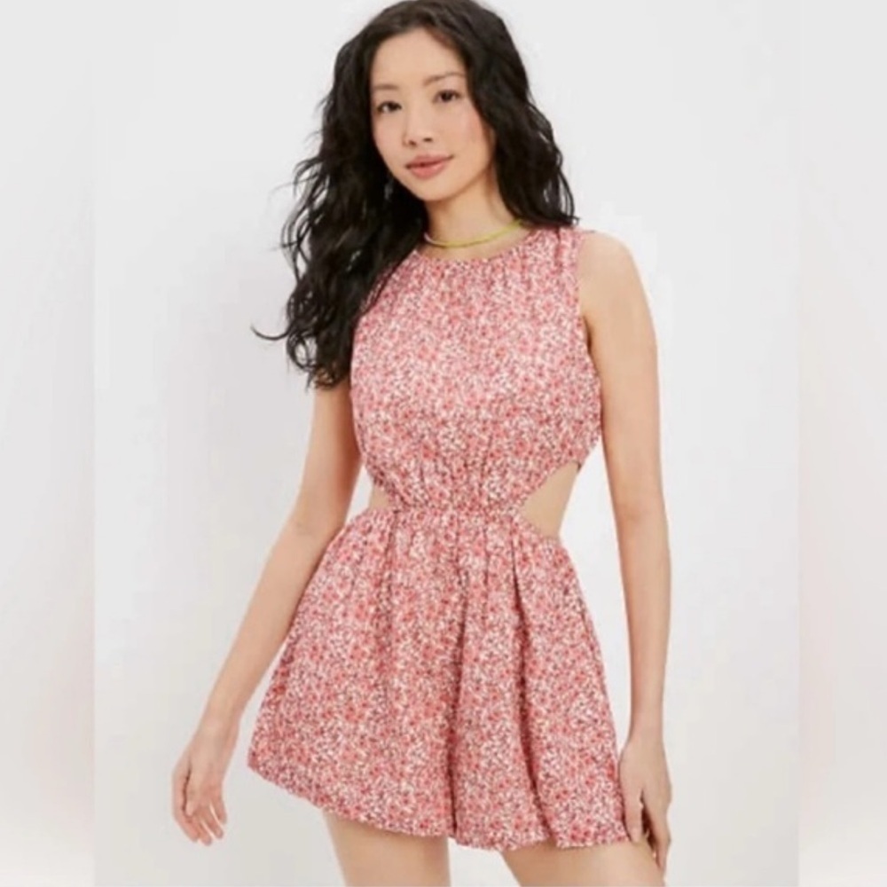 American Eagle Outfitters Floral Romper , Small